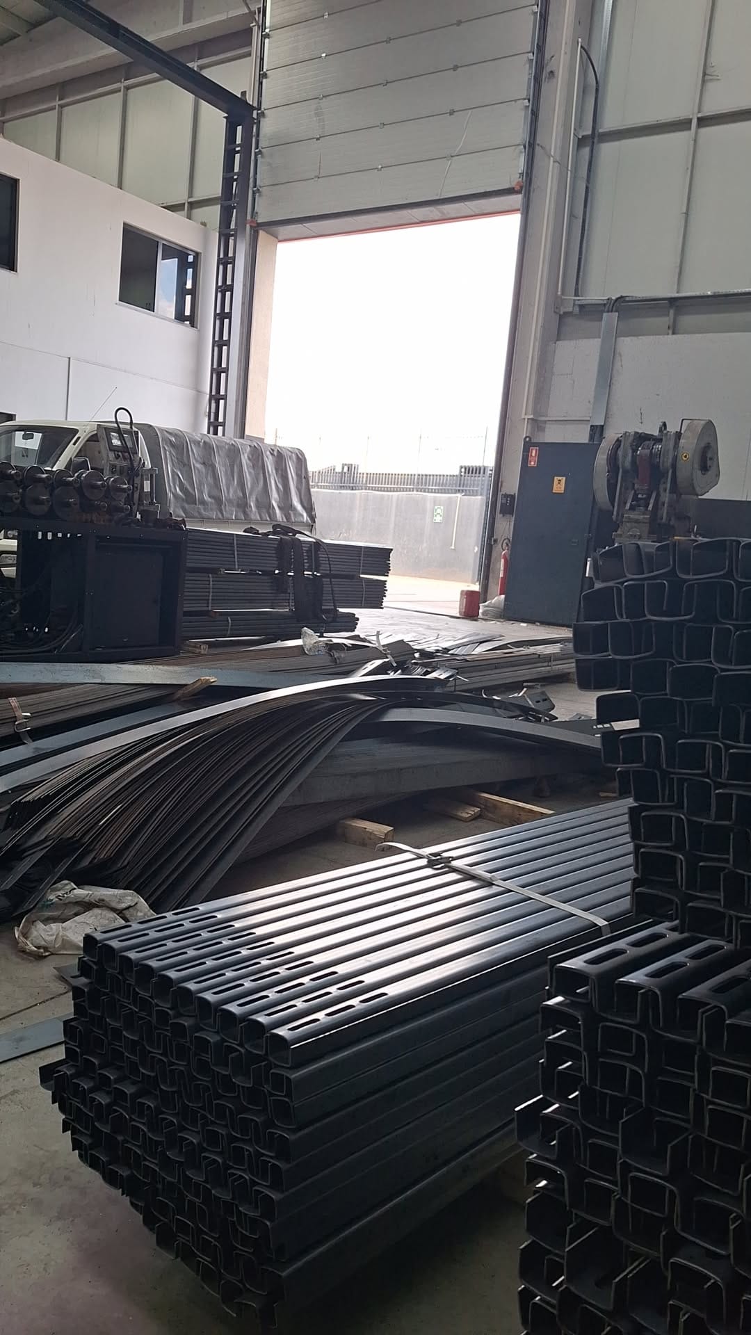 U/V Profile Stacking & Handling